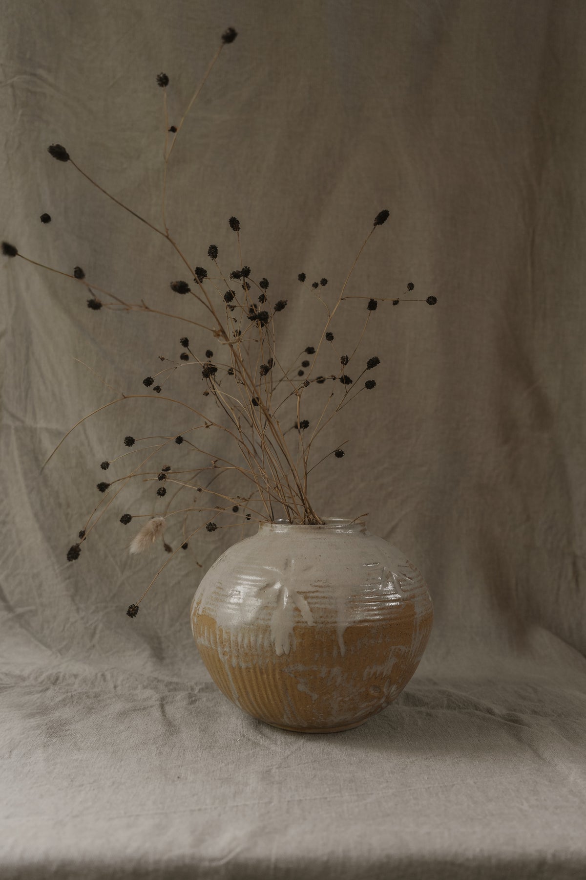Vaas met lokaal asglazuur