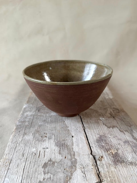 Terra kleurige kommen